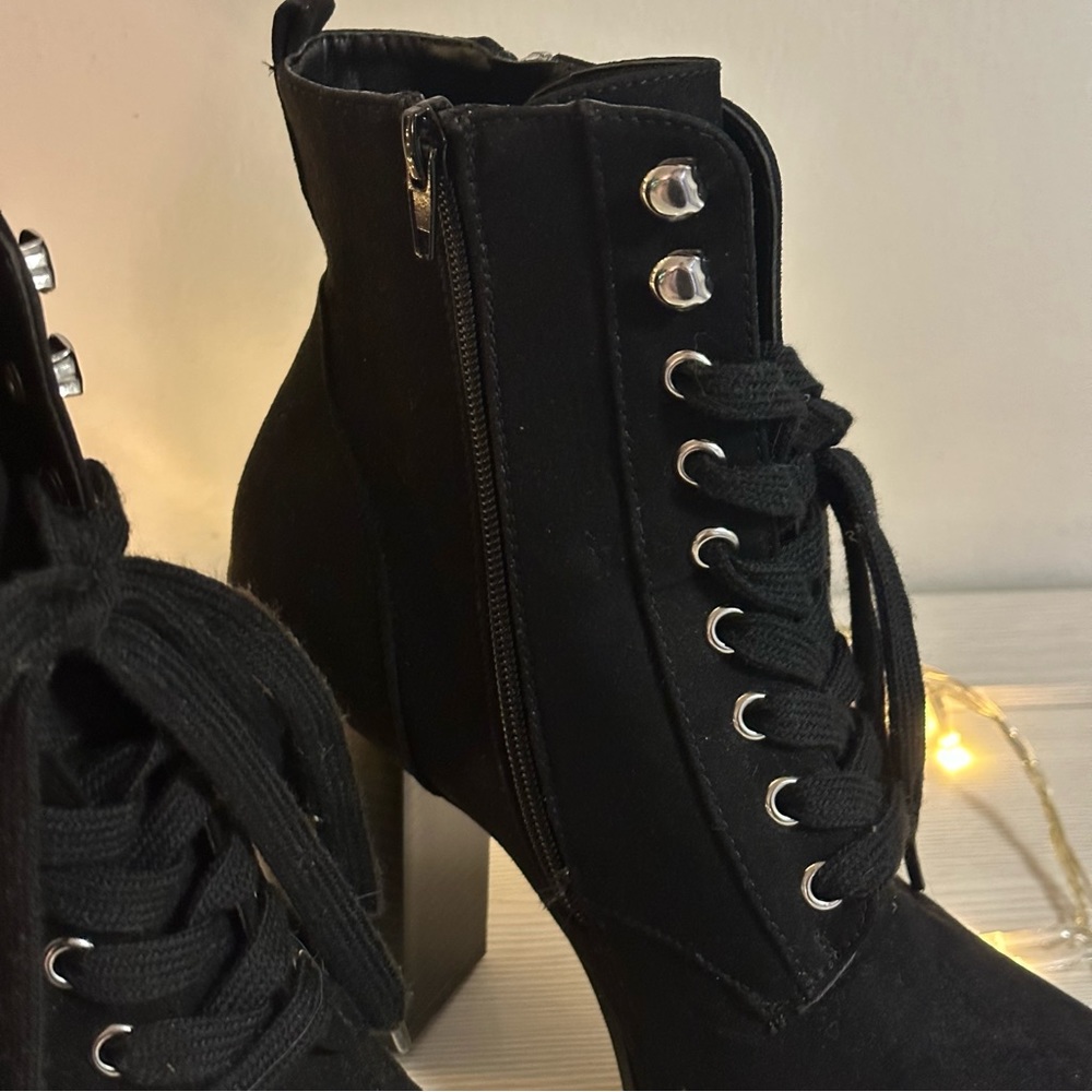 Forever 21 Black Lace-Up Chunky Heel Ankle Boots - Picture 8 of 8